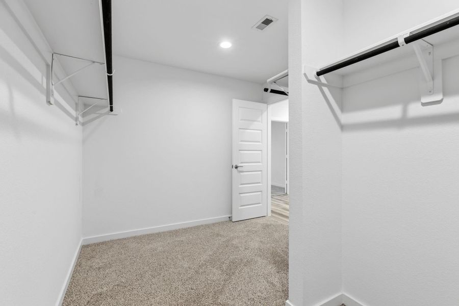 Spacious, unfurnished interior of a new home in , Fulshear (Image 25).