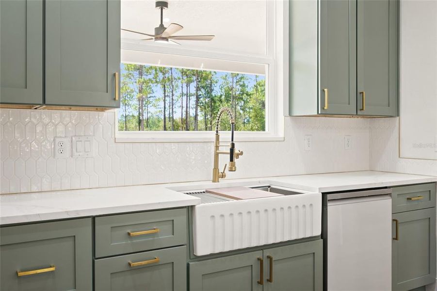 Close-up of interior finishes inside a home in , Dunnellon (Image 17).