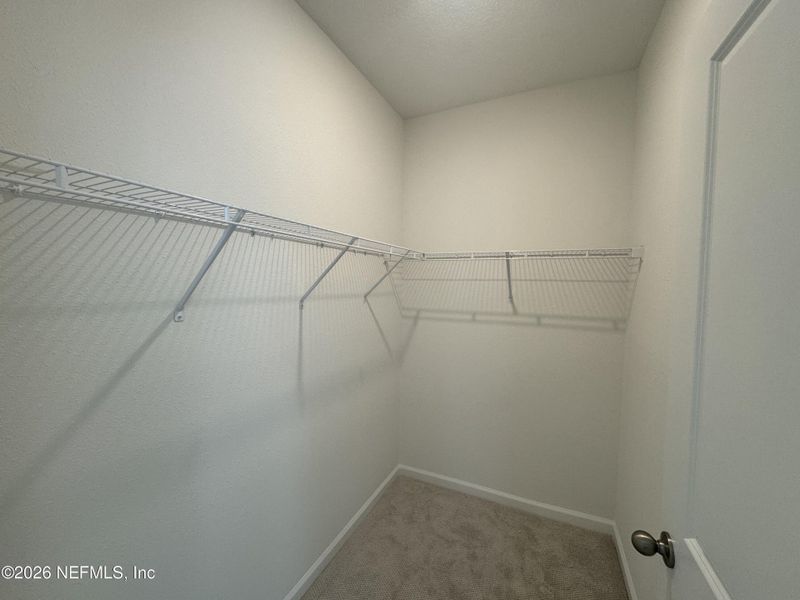 Spacious, unfurnished interior of a new home in Hyland Trail, Green Cove Springs (Image 24).
