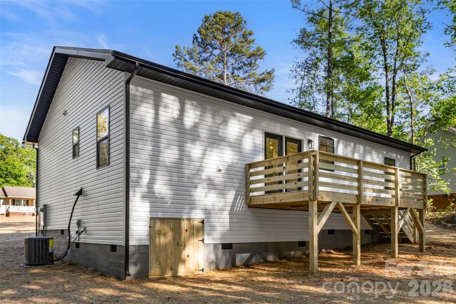 Exterior details and patio area of a home in , Lancaster (Image 24).