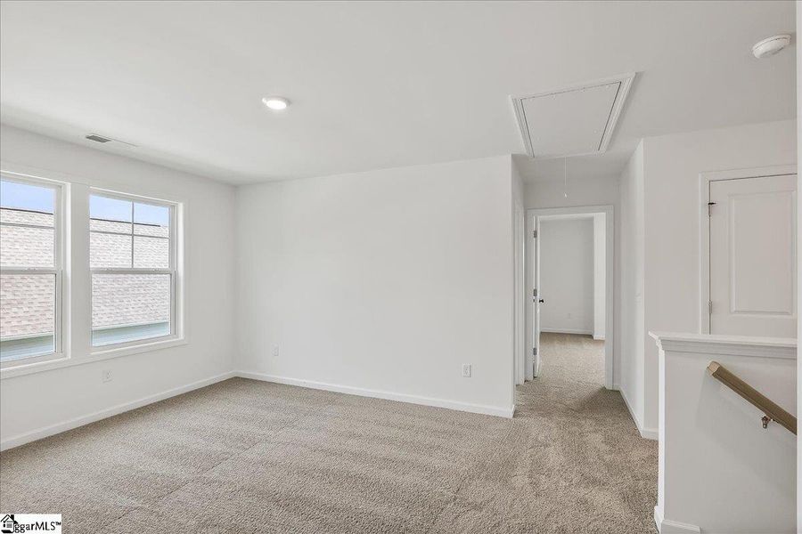 Spacious, unfurnished interior of a new home in Lynbrook, Boiling Springs (Image 27). Spacious, unfurnished interior of a new home in Lynbrook, Boiling Springs (Image 27).