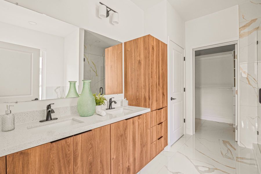 Representative furnished interior of a home built from the Model 1 M-2 by Onx Homes in On Villa Pass, Mascotte (Image 22).