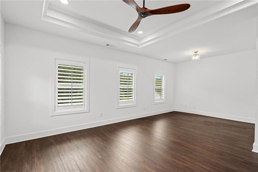 Spacious, unfurnished interior of a new home in , Stockbridge (Image 37).