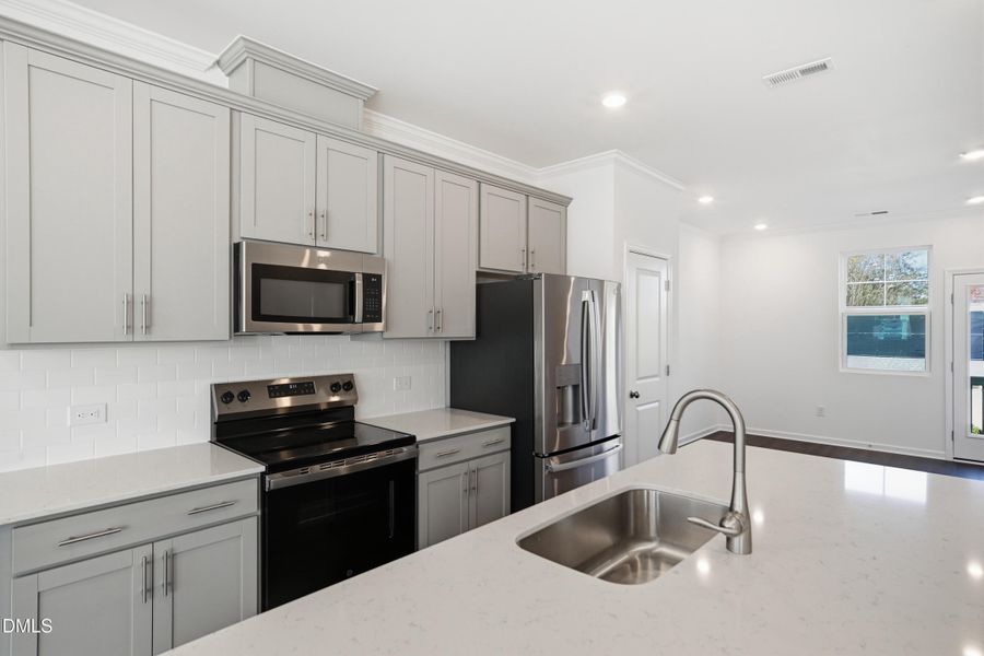 SUN_ElmGrove_Pic_Wyatt_Kitchen_2of7 SUN_ElmGrove_Pic_Wyatt_Kitchen_2of7