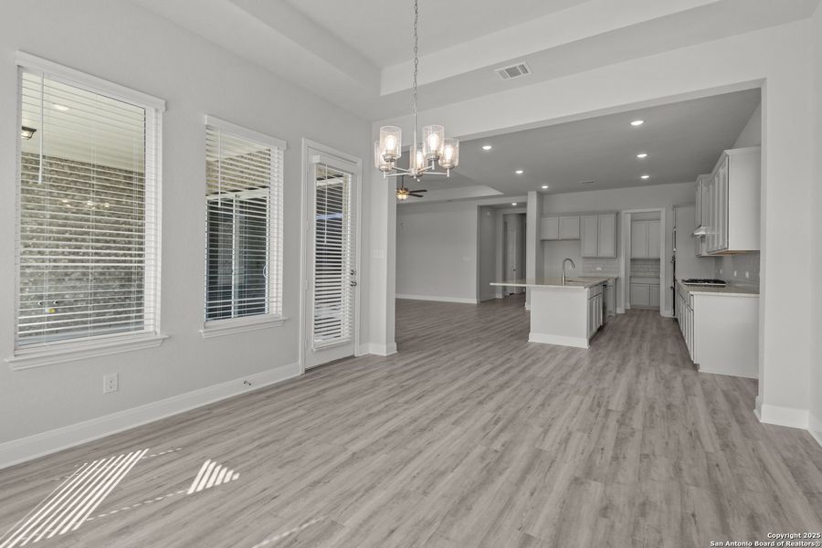 Spacious, unfurnished interior of a new home in Stillwater Ranch 45', San Antonio (Image 19).