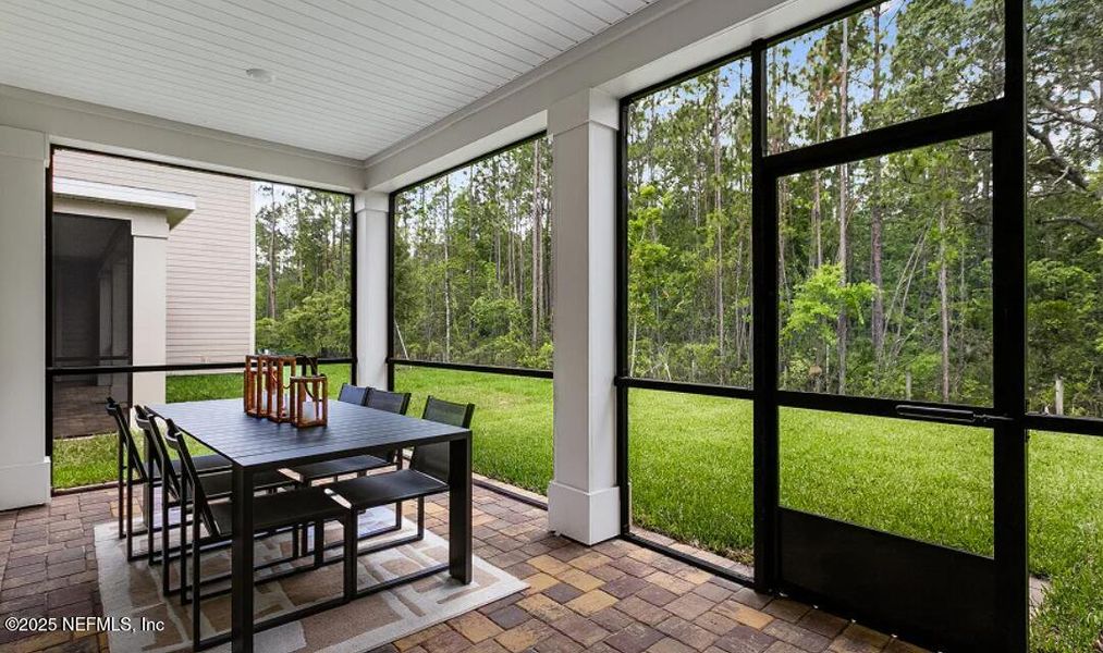 Exterior details and patio area of a home in Russell Retreat, Green Cove Springs (Image 3).