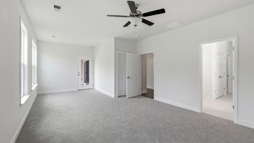 Spacious, unfurnished interior of a new home in Briargate, Fountain Inn (Image 33).