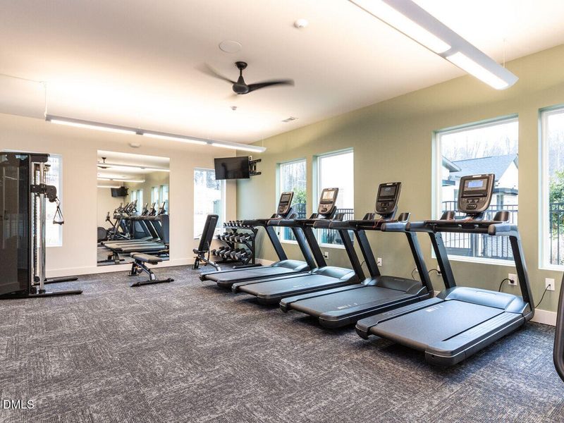 011-1280x960-community-exercise-room