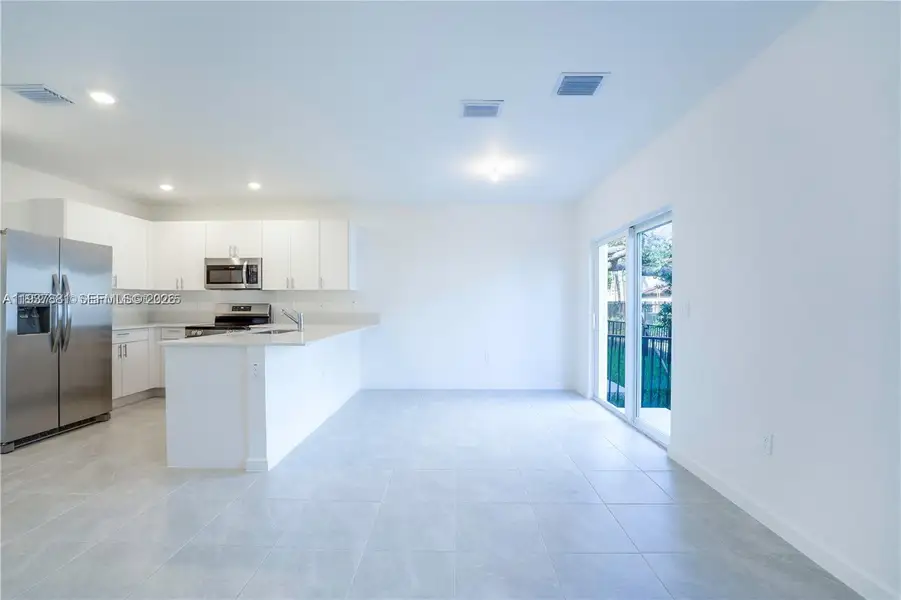 Spacious, unfurnished interior of a new home in , Pembroke Park (Image 8).