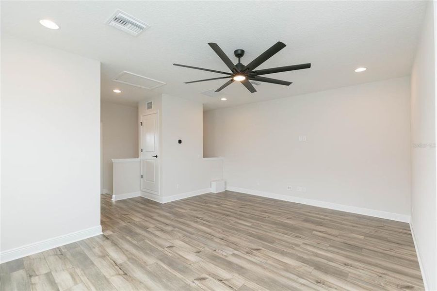 Spacious, unfurnished interior of a new home in , San Antonio (Image 26).