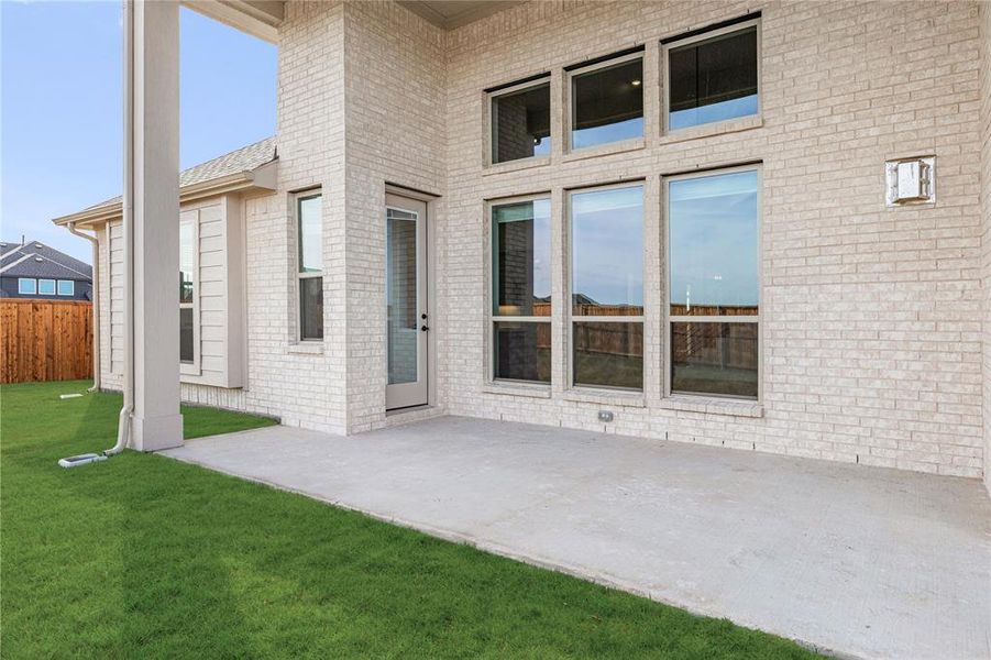 Exterior details and patio area of a home in Sutton Fields, Celina (Image 3).