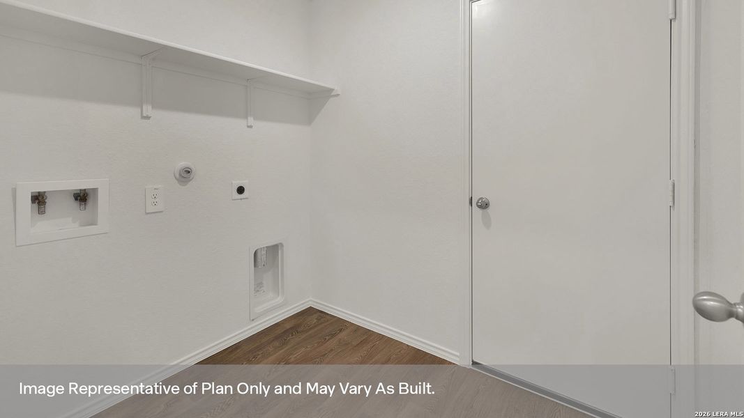 Spacious, unfurnished interior of a new home in Bollinger, Maxwell (Image 9).