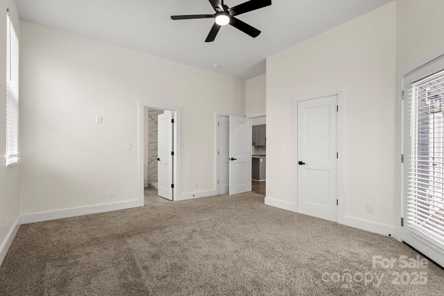 Spacious, unfurnished interior of a new home in , Charlotte (Image 31).