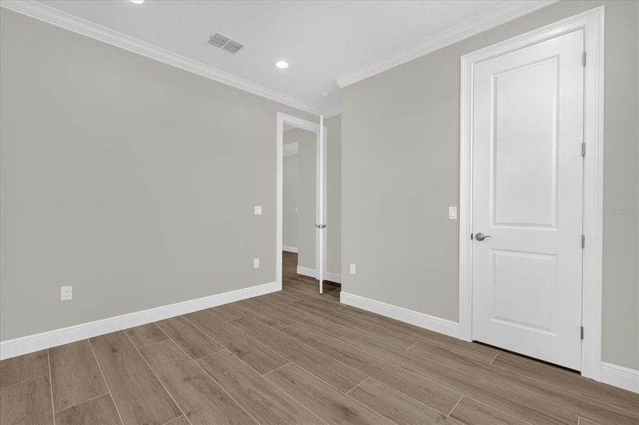 Spacious, unfurnished interior of a new home in , Summerfield (Image 16).
