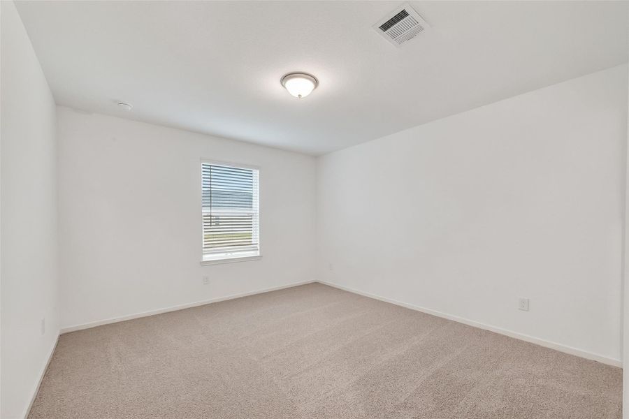 Spacious, unfurnished interior of a new home in Rollingbrook Estates, Baytown (Image 30).