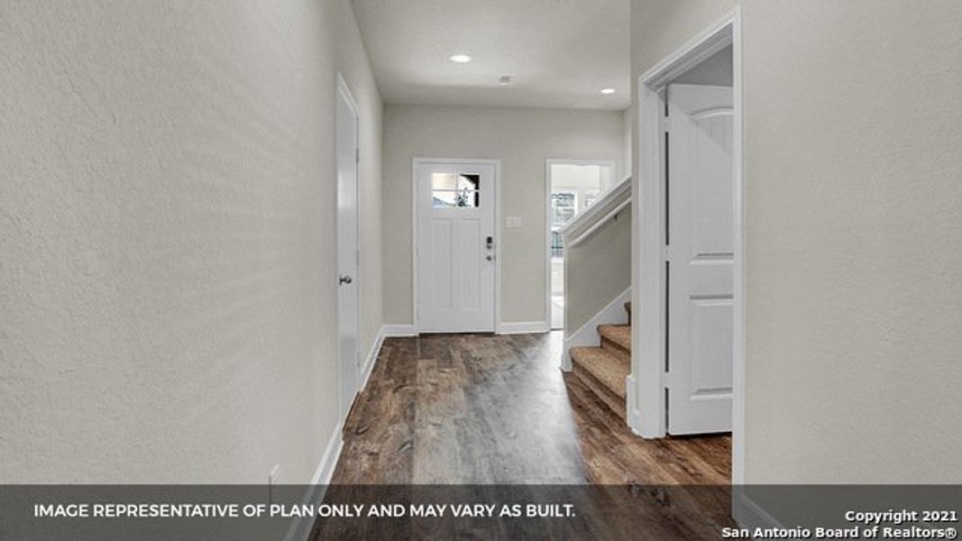 Spacious, unfurnished interior of a new home in Arroyo Ranch, Seguin (Image 13).