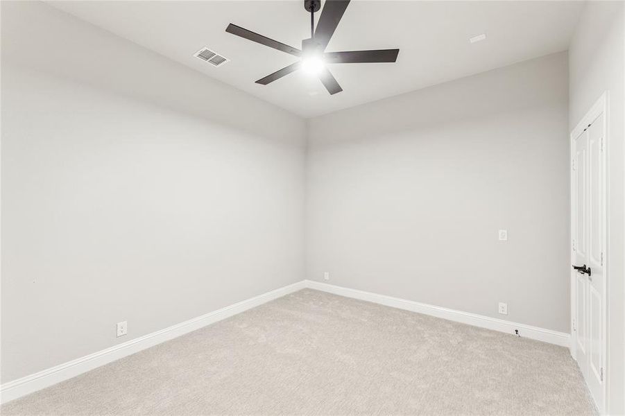 Spacious, unfurnished interior of a new home in Crystal Lake Estates, Red Oak (Image 28).