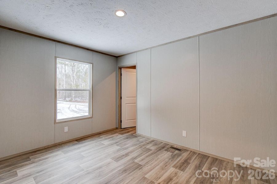 Spacious, unfurnished interior of a new home in , Chester (Image 23).