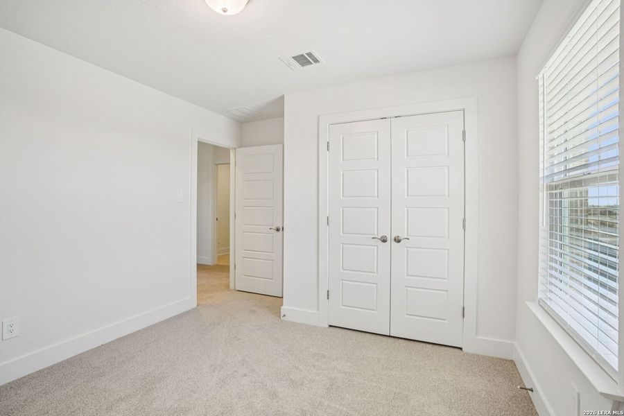 Spacious, unfurnished interior of a new home in Carmel Ranch, Schertz (Image 35).