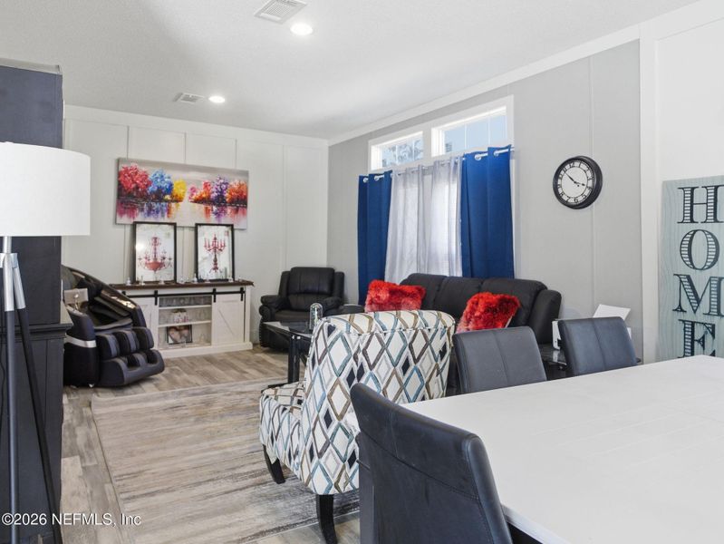 Furnished interior view inside a new home in , Palatka (Image 9).