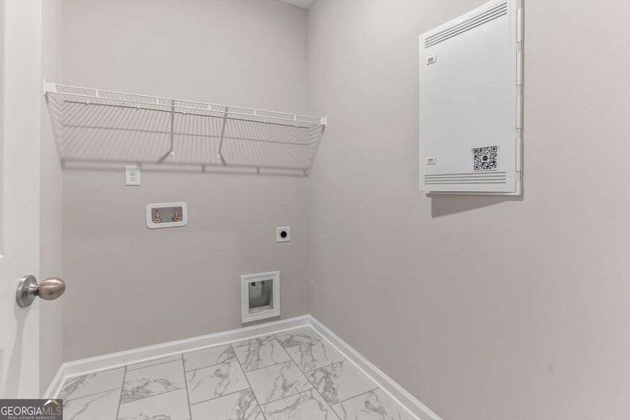 Spacious, unfurnished interior of a new home in Juliette Crossing, Forsyth (Image 70).