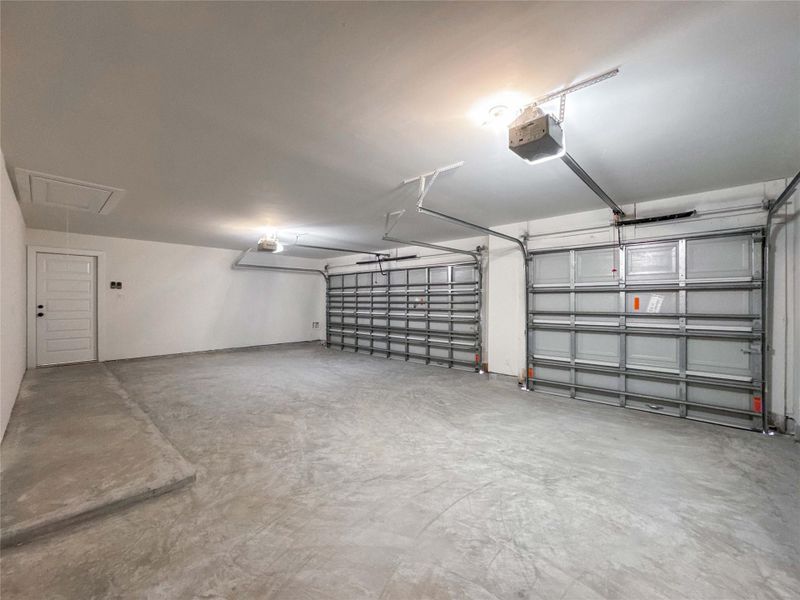 Spacious, unfurnished interior of a new home in , Manvel (Image 25).