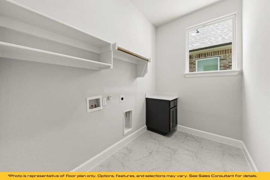 Representative unfurnished interior of a home built from the The Barbados by Stonefield Homes in The Highlands, Rockwall (Image 72).