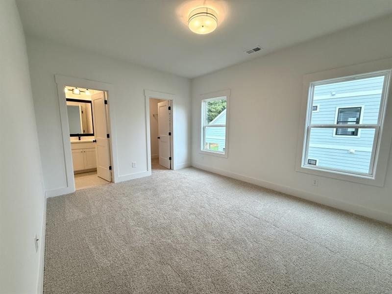 Spacious, unfurnished interior of a new home in Livingstone Park, Kennesaw (Image 26). Spacious, unfurnished interior of a new home in Livingstone Park, Kennesaw (Image 26).