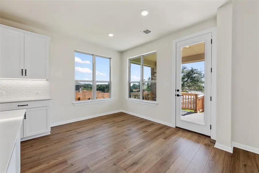 Representative images and renderings are for illustrative purposes. Actual structural options and design finishes of home may vary.