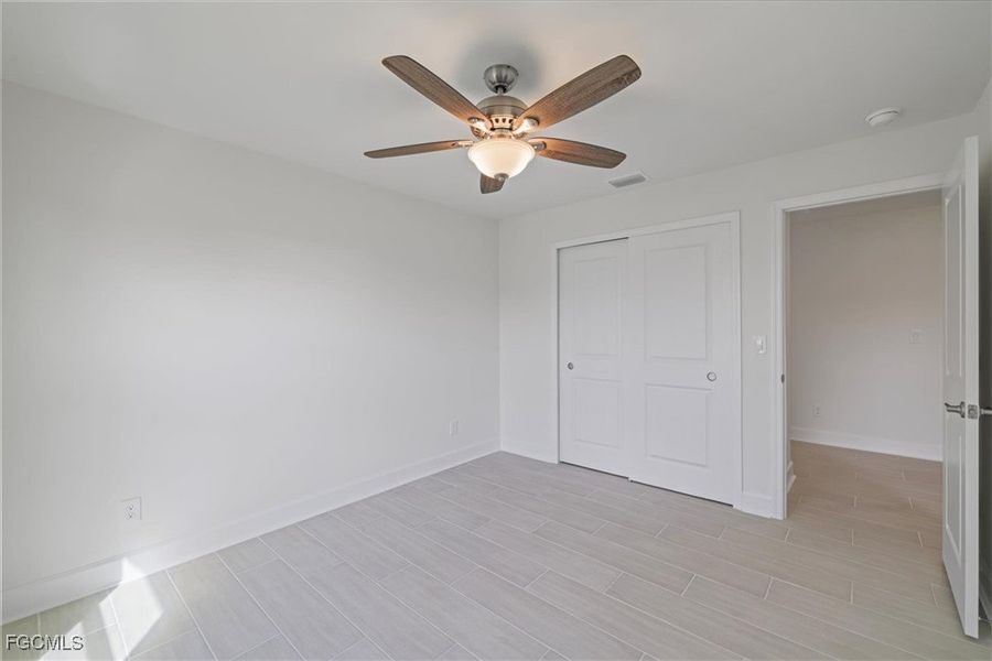 Spacious, unfurnished interior of a new home in Cape Coral, Cape Coral (Image 26).