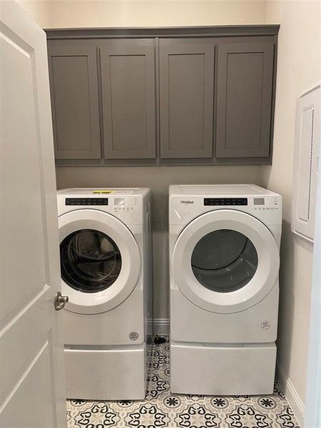 Close-up of interior finishes inside a home in , Euless (Image 6).