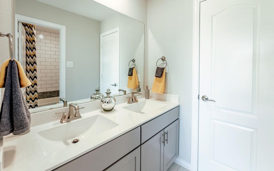 Furnished interior view inside a new home in Martha's Vineyard, Alvin (Image 40).