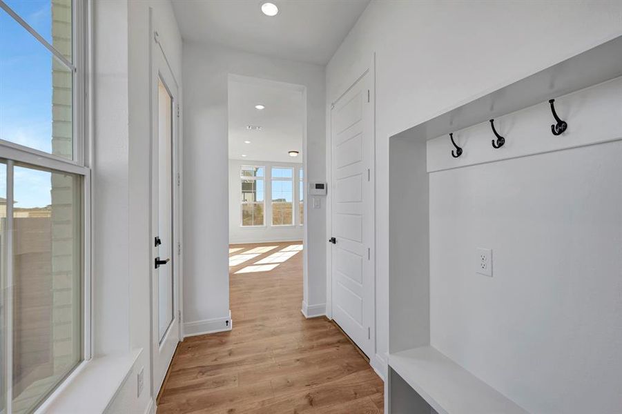 Spacious, unfurnished interior of a new home in Painted Tree Woodland West – Village, McKinney (Image 30).