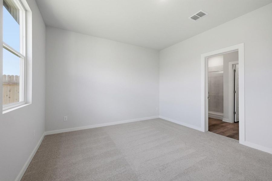 Spacious, unfurnished interior of a new home in Stallion Run, Buda (Image 20). Spacious, unfurnished interior of a new home in Stallion Run, Buda (Image 20).