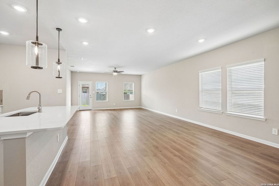 Spacious, unfurnished interior of a new home in Arcadia Ridge - Premier Series, San Antonio (Image 32).