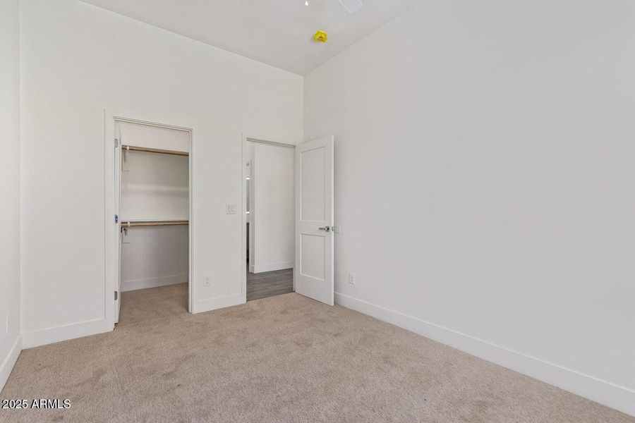 1913 W ADAMS Street 1913 W ADAMS Street