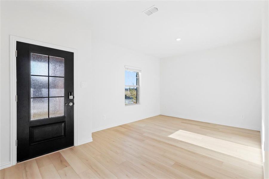 Spacious, unfurnished interior of a new home in River Ridge, Crandall (Image 18).