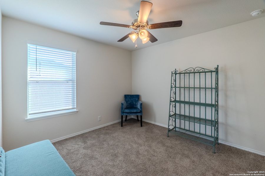 Spacious, unfurnished interior of a new home in The Links at River Bend, Floresville (Image 21).