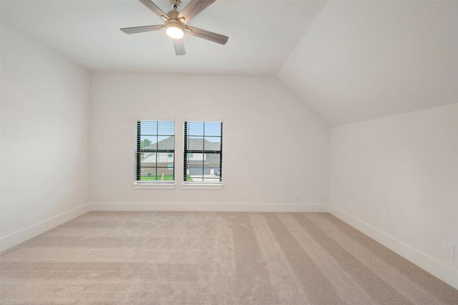 Spacious, unfurnished interior of a new home in Lone Star Landing, Montgomery (Image 42).