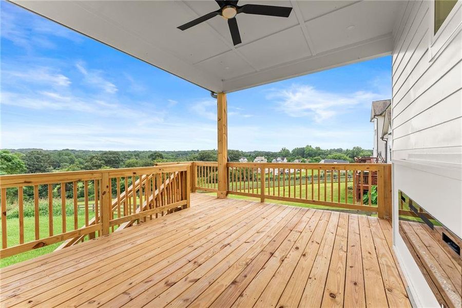 Exterior details and patio area of a home in , Clermont (Image 3).