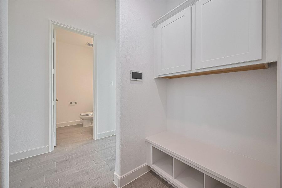 Spacious, unfurnished interior of a new home in Lago Mar, La Marque (Image 27).