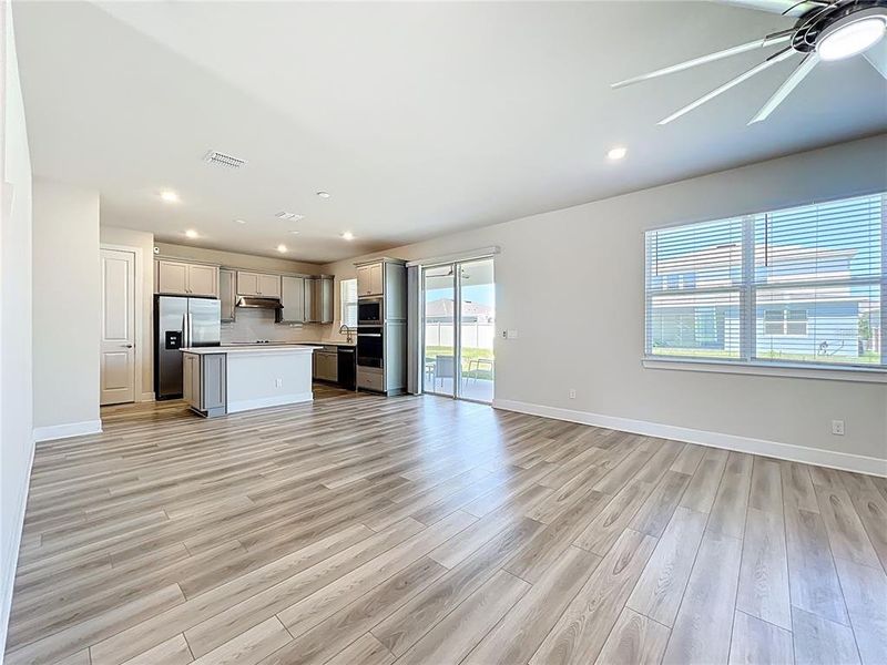 Spacious, unfurnished interior of a new home in Amelia Groves, St. Cloud (Image 45).