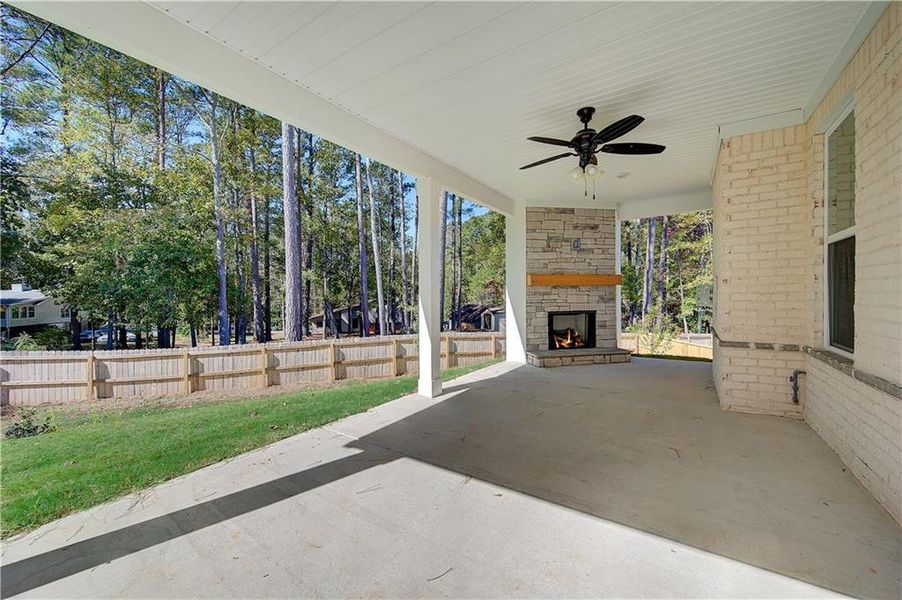 Exterior details and patio area of a home in Burchwood, Stockbridge (Image 4).
