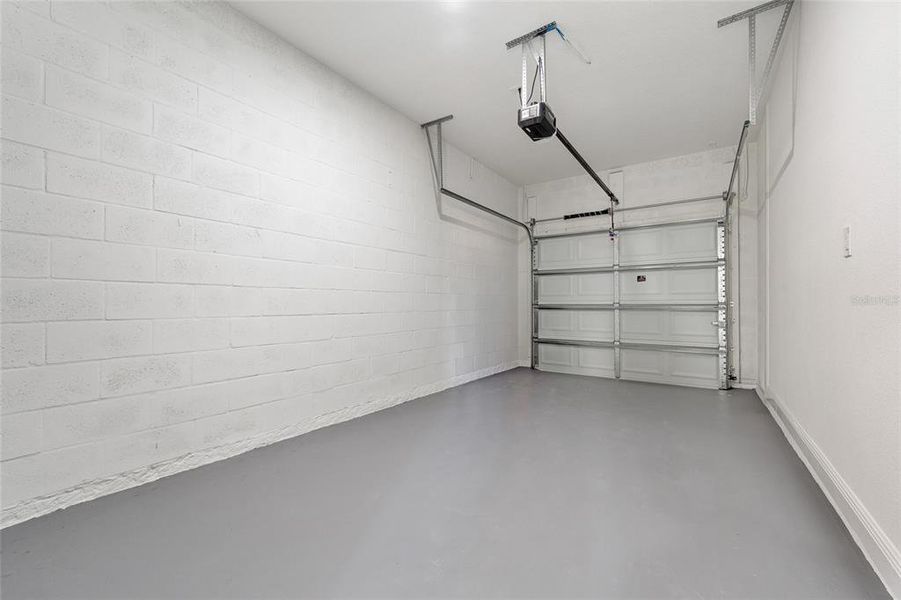 Spacious, unfurnished interior of a new home in , Sanford (Image 17).