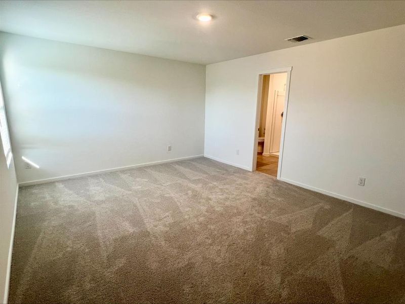 Spacious, unfurnished interior of a new home in Travis Heights, Sherman (Image 5). Spacious, unfurnished interior of a new home in Travis Heights, Sherman (Image 5).
