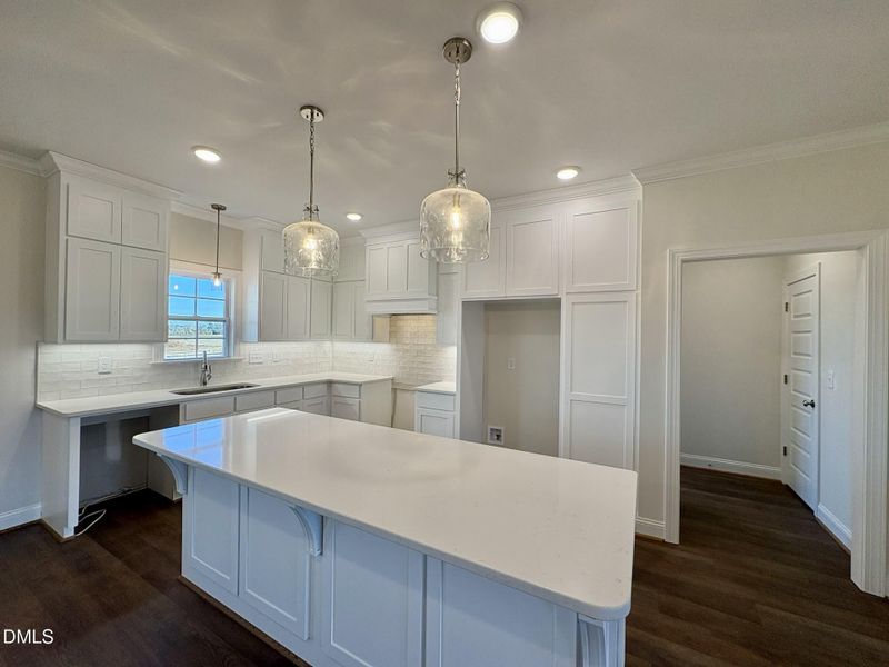 f3da9f95-eb8c-45c1-863a-99f43866c040 f3da9f95-eb8c-45c1-863a-99f43866c040