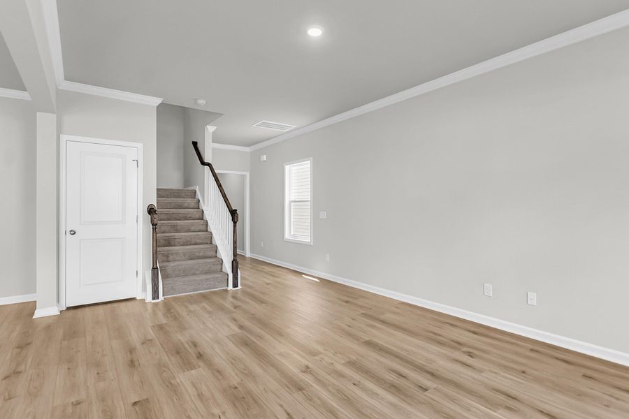 Spacious, unfurnished interior of a new home in Central Creek, Goose Creek (Image 19).