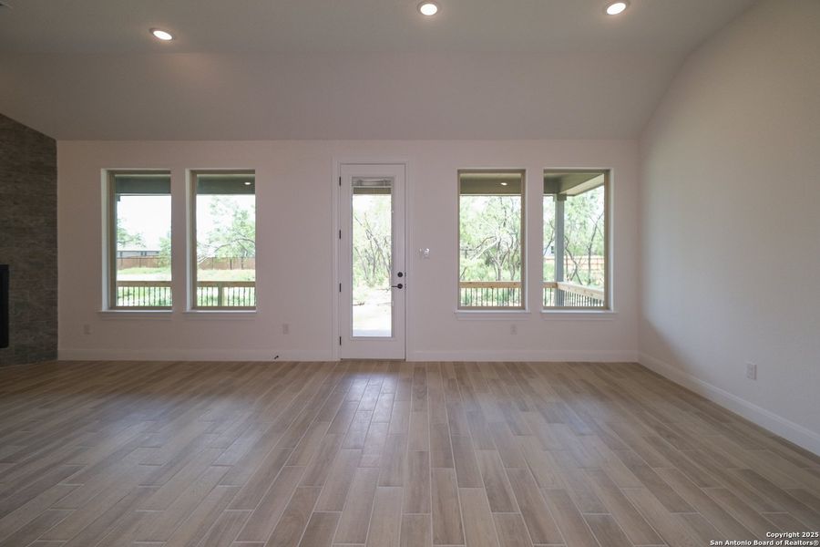 Spacious, unfurnished interior of a new home in Everly Estates, San Antonio (Image 14).