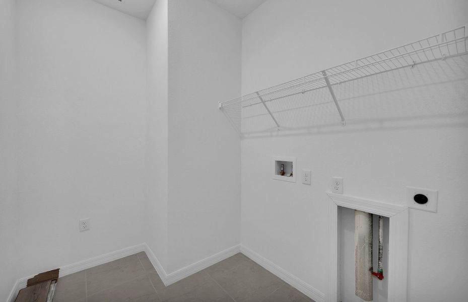 Representative unfurnished interior of a home built from the Drayton Select by Pulte Homes in Lakeview Estates, Palm Coast (Image 15).