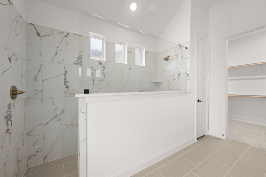 Spacious, unfurnished interior of a new home in Panchasarp Farms, Burleson (Image 31). Spacious, unfurnished interior of a new home in Panchasarp Farms, Burleson (Image 31).